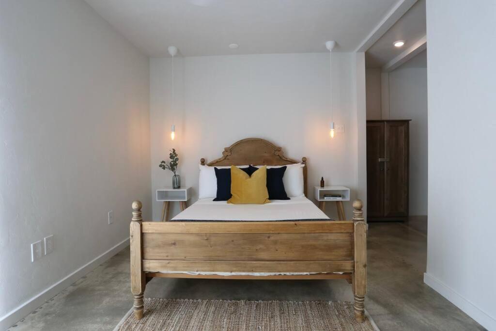 Concrete Suite 5 Min Walk To Shands Uf Γκέινσβιλ Εξωτερικό φωτογραφία