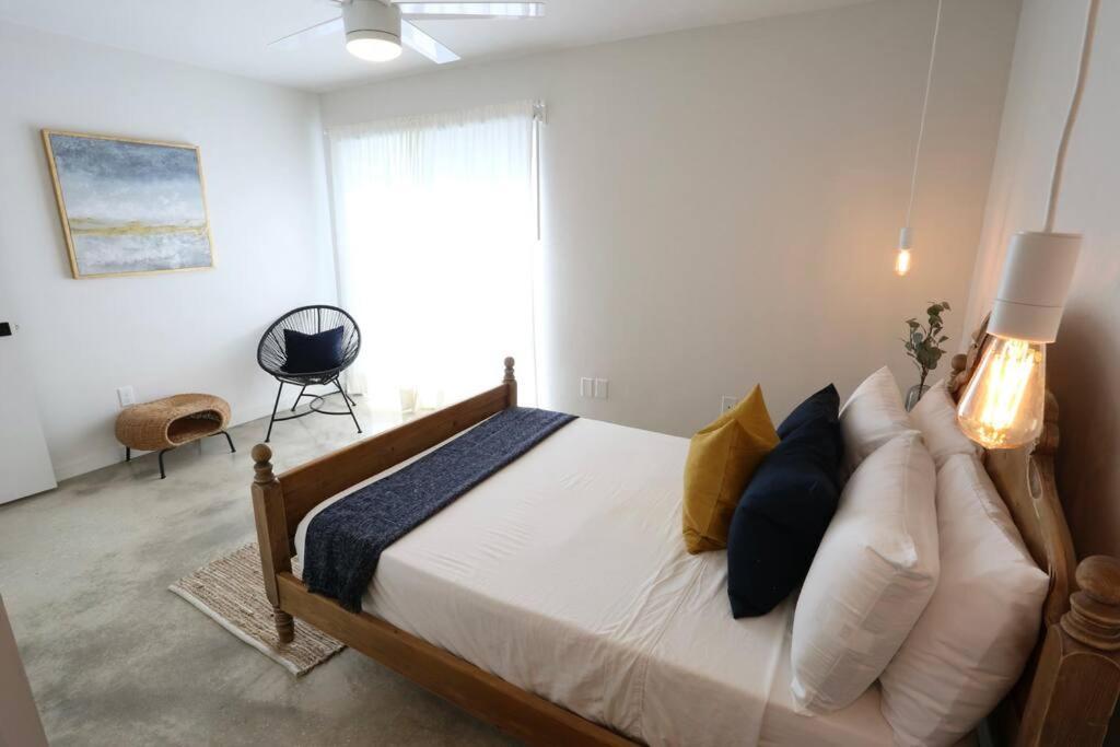 Concrete Suite 5 Min Walk To Shands Uf Γκέινσβιλ Εξωτερικό φωτογραφία