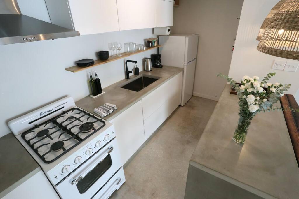 Concrete Suite 5 Min Walk To Shands Uf Γκέινσβιλ Εξωτερικό φωτογραφία