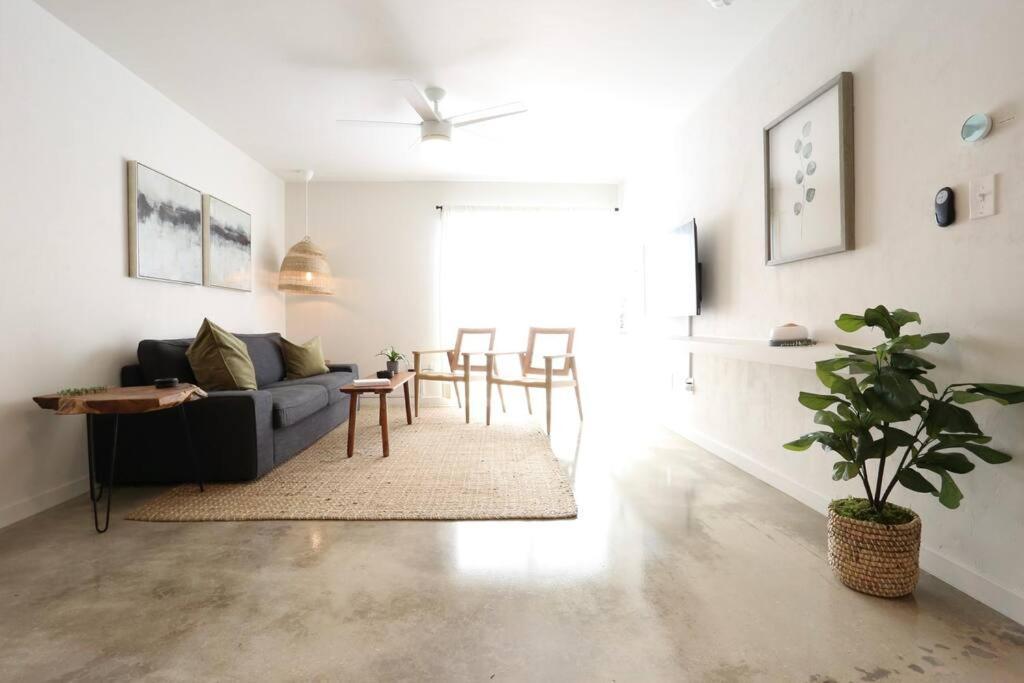 Concrete Suite 5 Min Walk To Shands Uf Γκέινσβιλ Εξωτερικό φωτογραφία